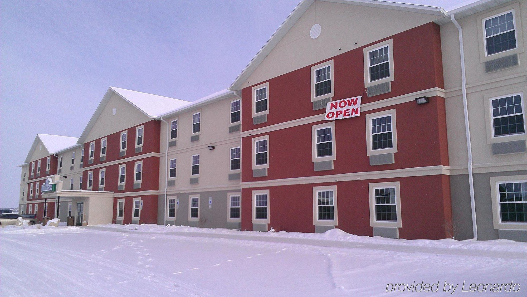 Red Roof Inn & Suites Dickinson Exteriör bild